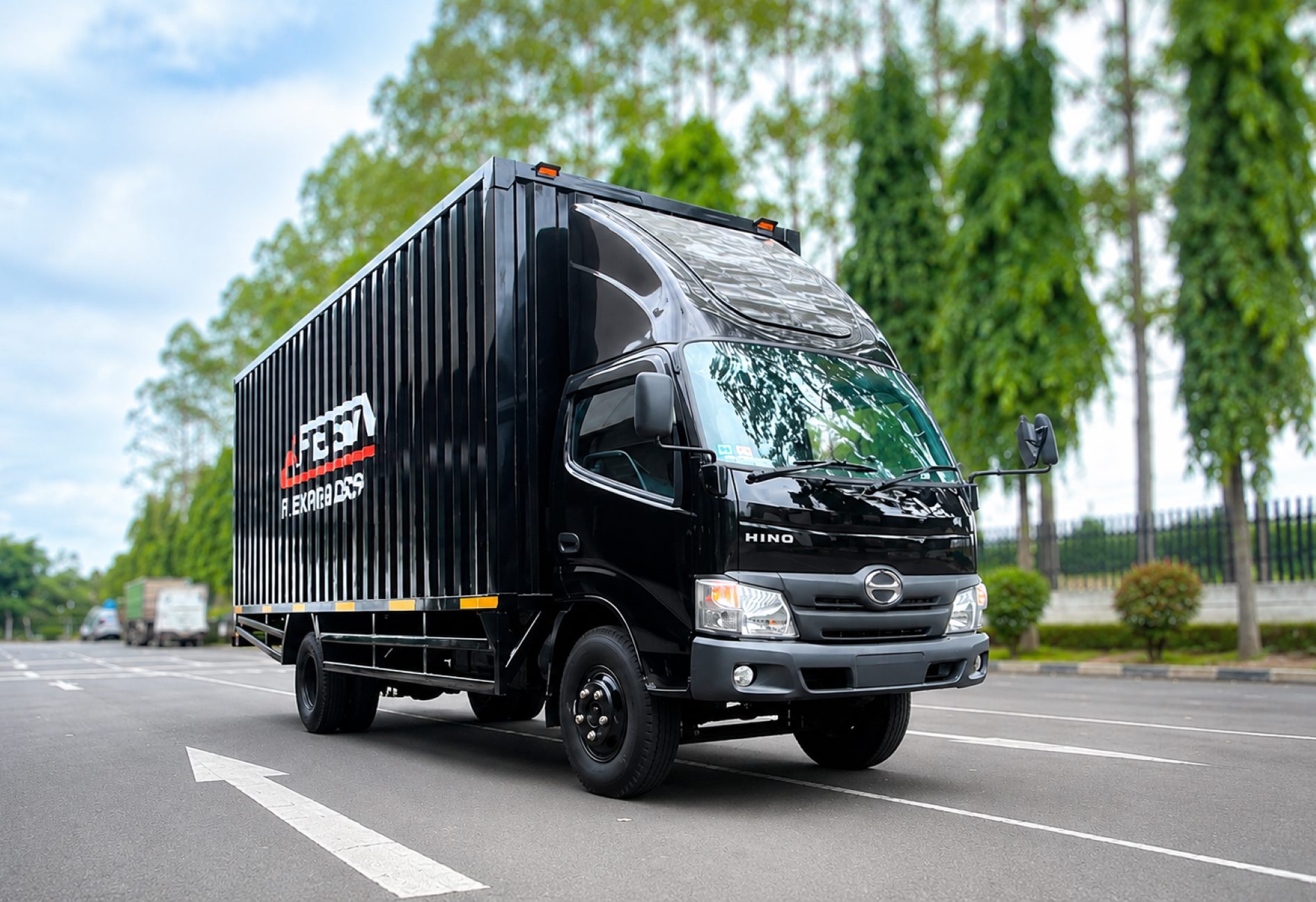 Our Projects karoseri truk box besi hitam PT Anugerah Urip Tehnik 88 untuk armada distribusi